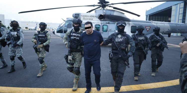 r1-vinculado-homicidio-carlos-manzo.webp
