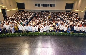 Javier May inaugura el curso de inducción para estudiantes de nuevo ingreso de la UJAT.