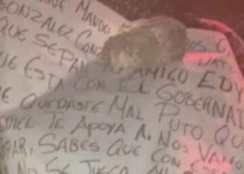 Autoridades investigan el hallazgo de un cuerpo decapitado en la carretera Villahermosa–Frontera.
